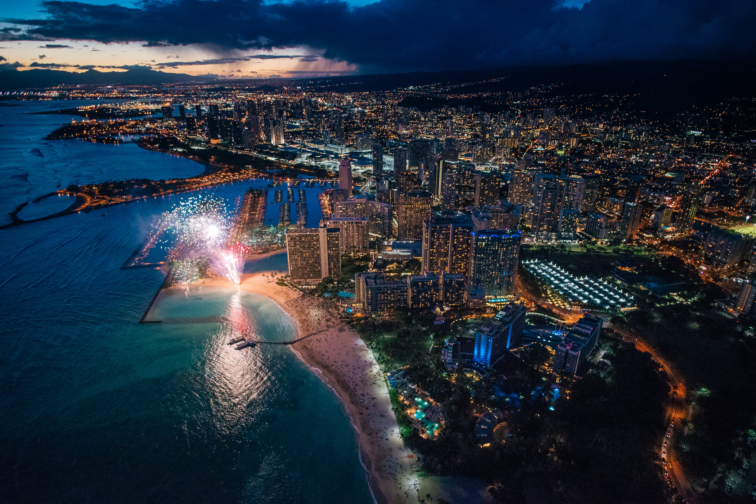 waikiki fireworks